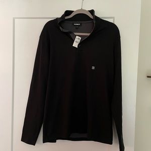 Solid Long Sleeve Mock Neck T-
Shirt